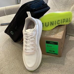 Mens Municipal sneakers size 10/10.5